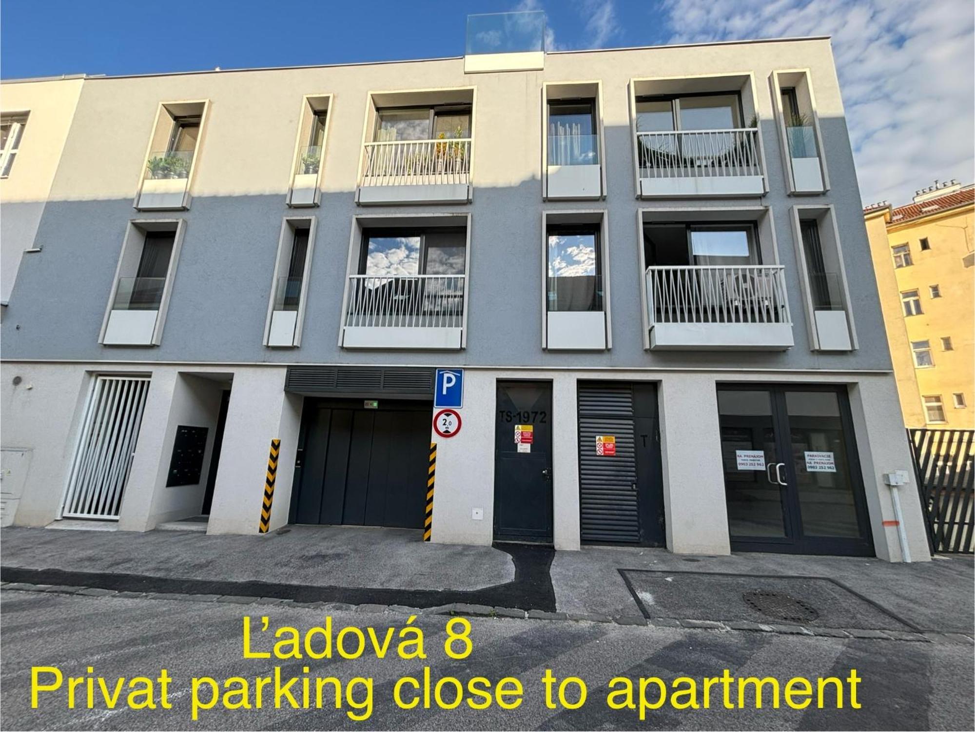 New Apartment 6 - Self Check In, Free Parking براتسيلافا المظهر الخارجي الصورة